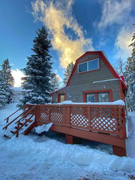 Charming Blue Farmhouse Cabin Duck Creek Village Esterno foto