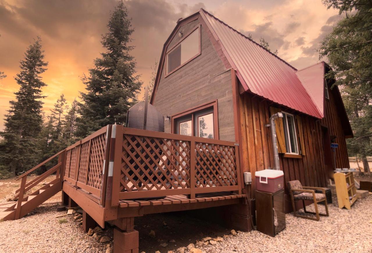 Charming Blue Farmhouse Cabin Duck Creek Village Esterno foto